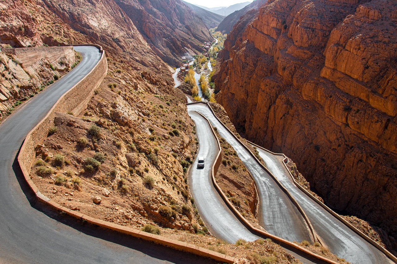 Scenic road through Dades Gorge on the 5 day desert tour from Marrakech